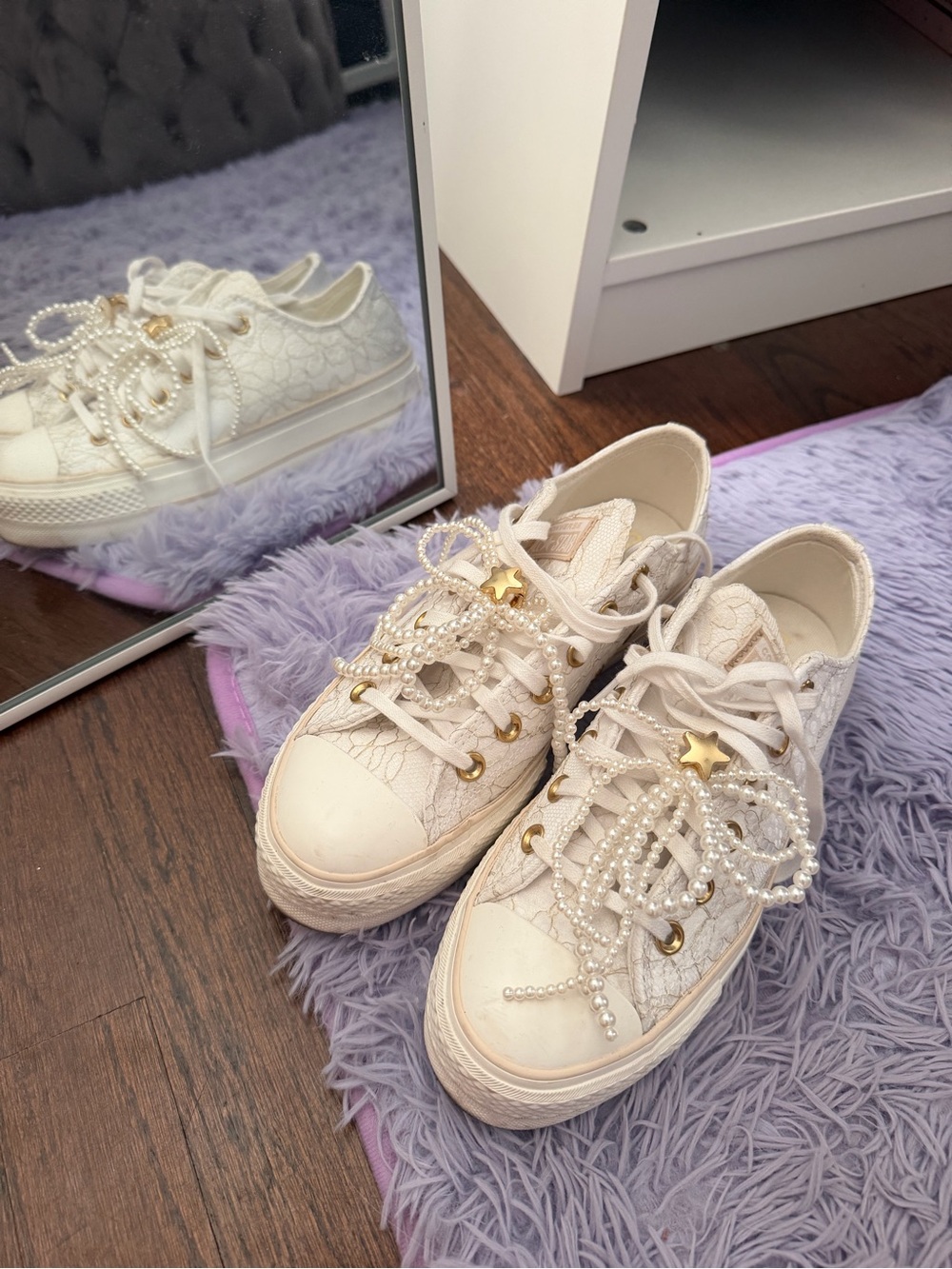 Converse lace shoes